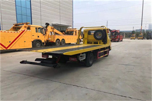 鱼台非事故拖车